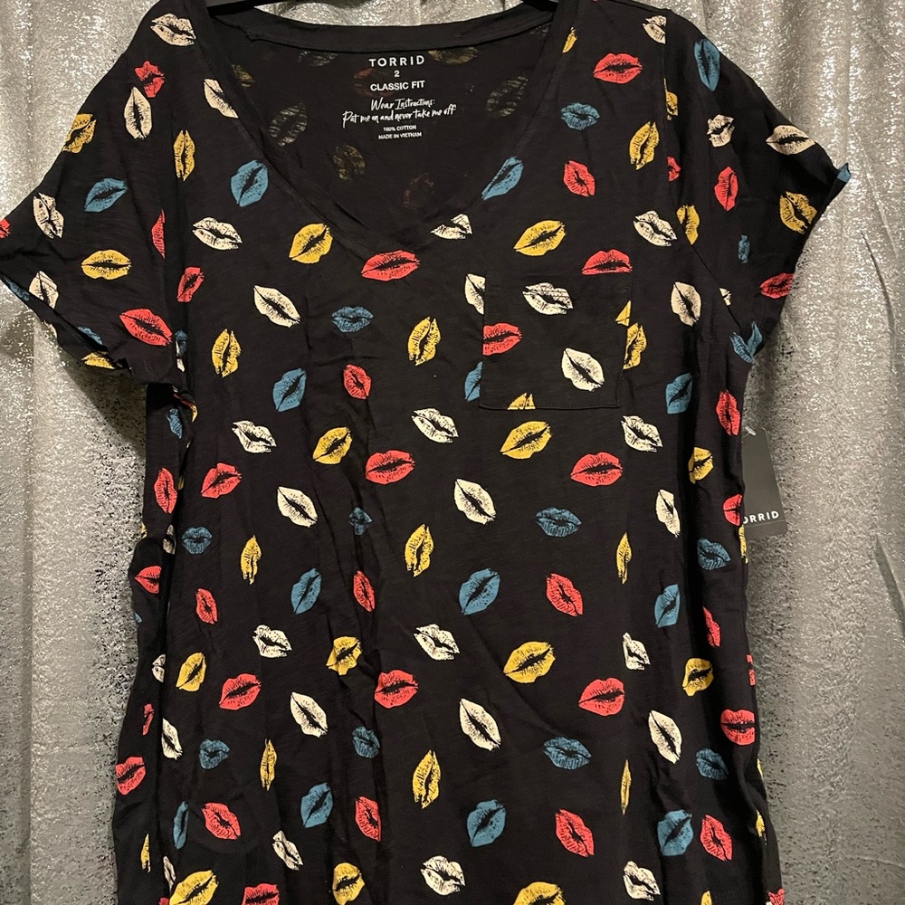 Torrid multi colored lip print shirt
